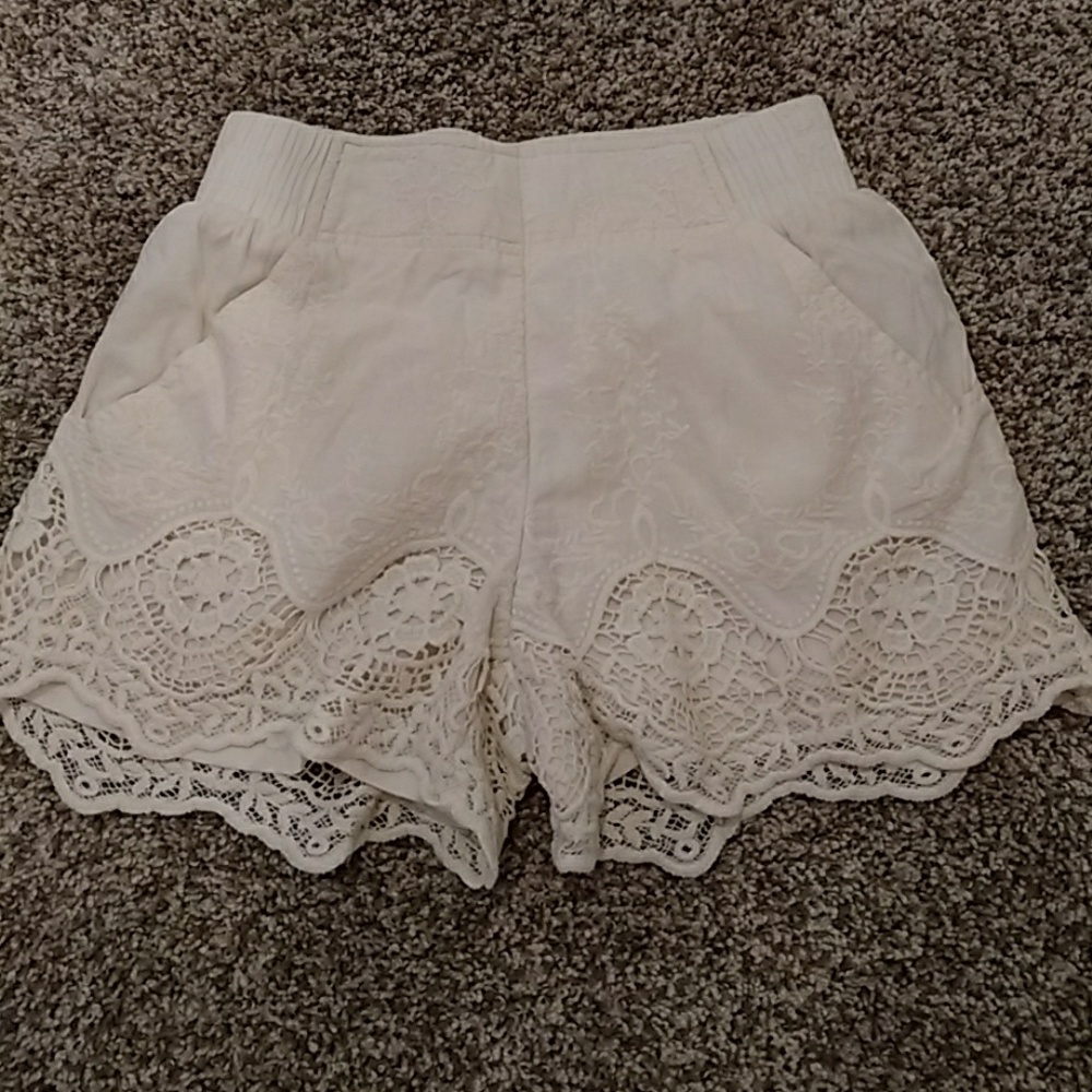 Cream lace shorts
